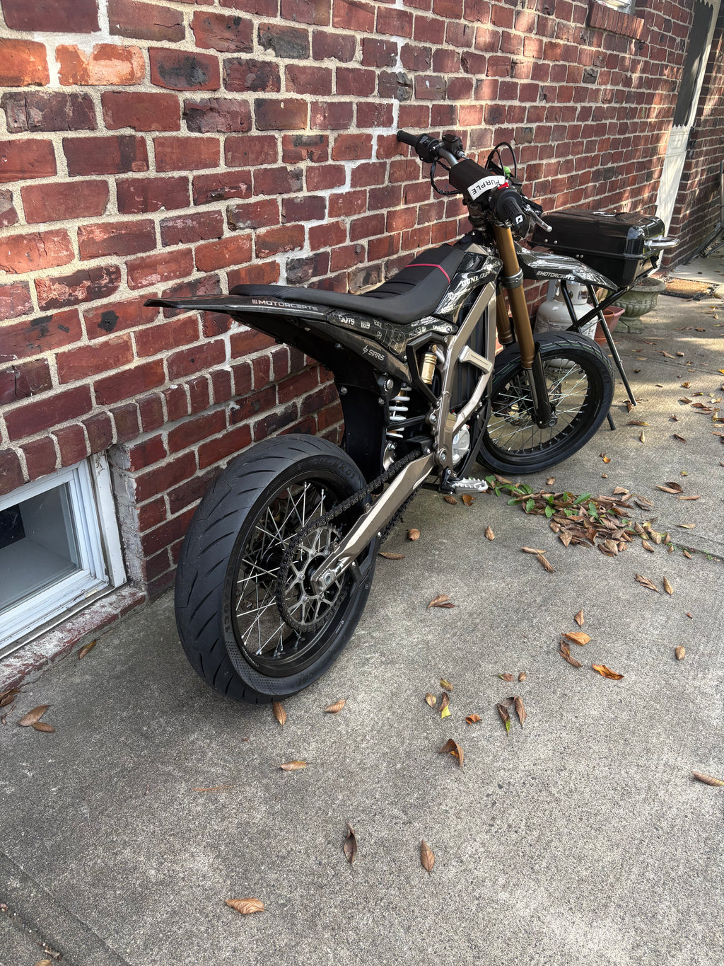Ultra bee supermotos