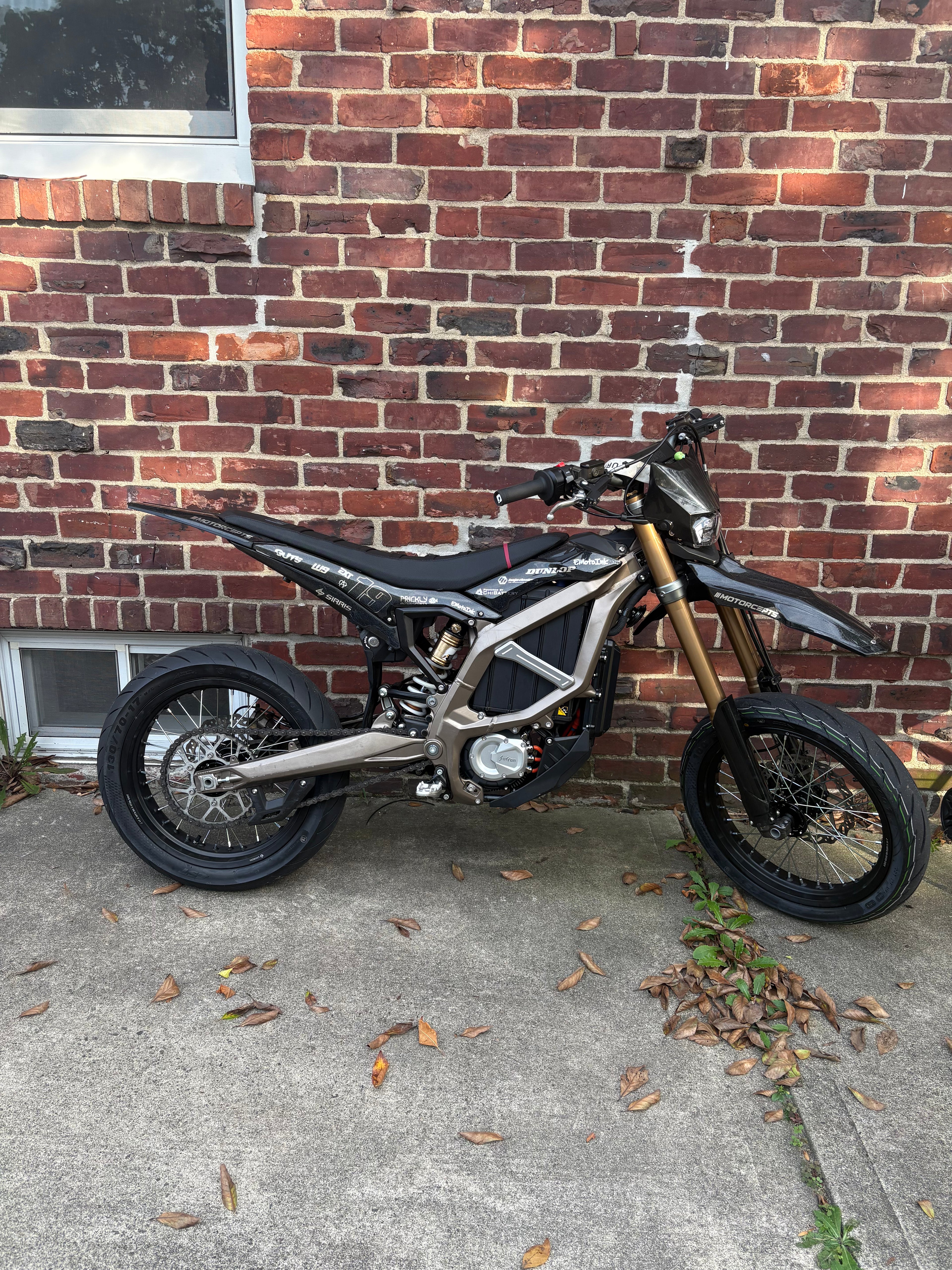 Ultra bee supermotos