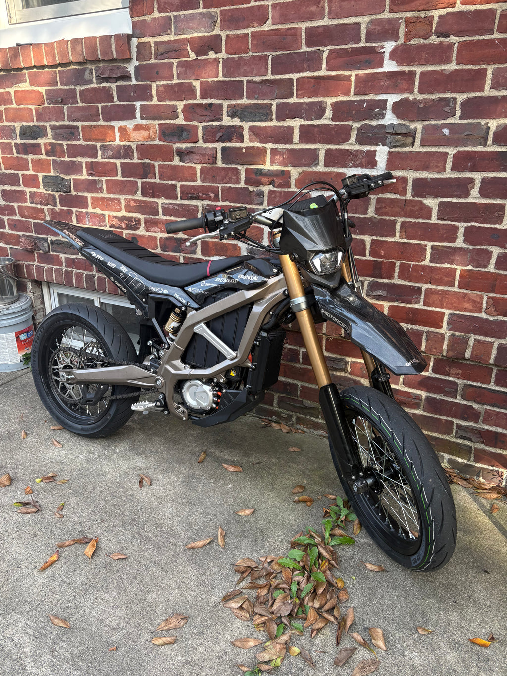 Ultra bee supermotos